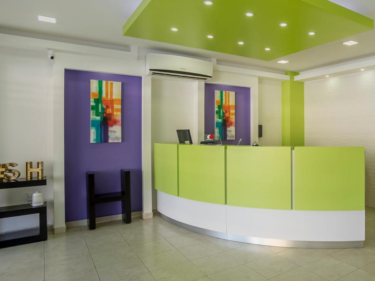 Smart Hotel Монтеррей Экстерьер фото